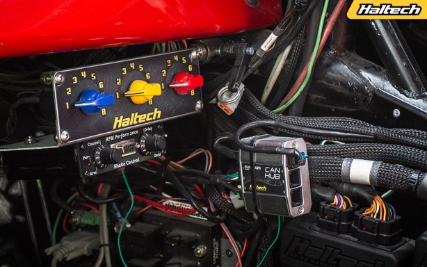 How to switch between tunes with a dash switch - Haltech